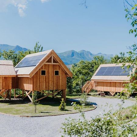 Les Cabanes Du Dauphine Et Gites A La Ferme Gap Esterno foto