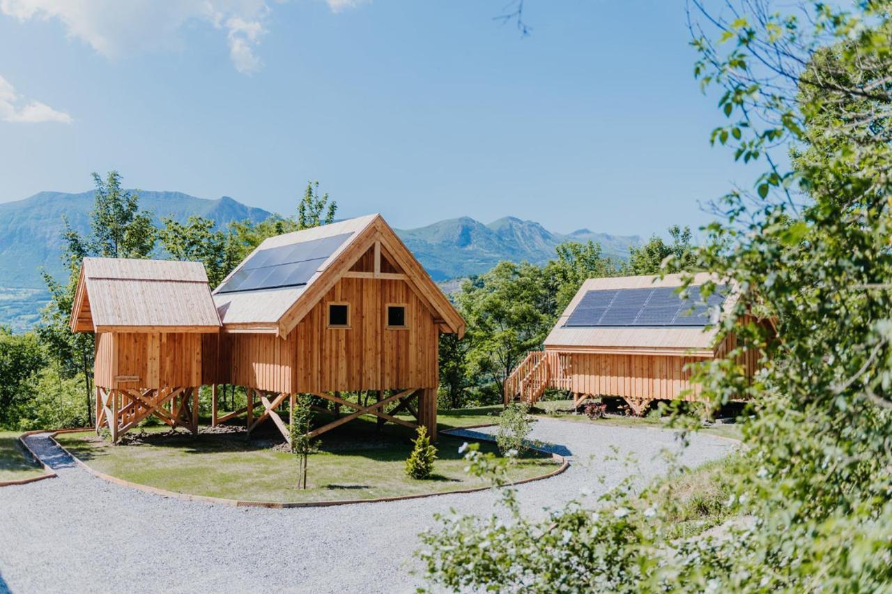 Les Cabanes Du Dauphine Et Gites A La Ferme Gap Esterno foto