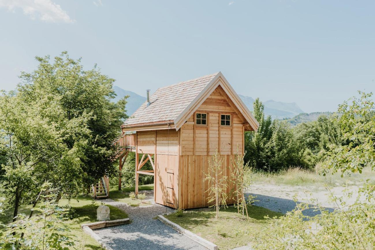 Les Cabanes Du Dauphine Et Gites A La Ferme Gap Esterno foto