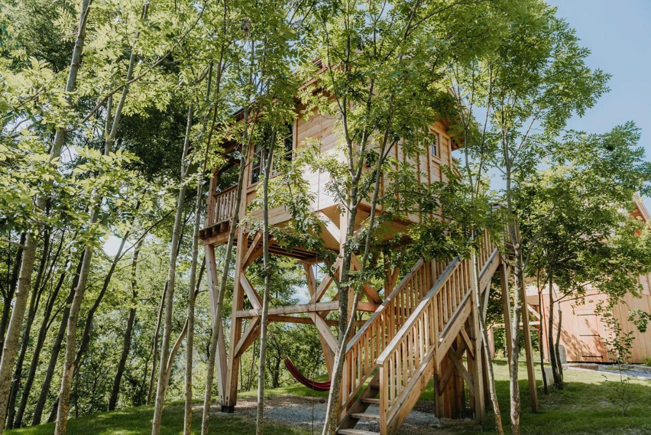 Les Cabanes Du Dauphine Et Gites A La Ferme Gap Esterno foto