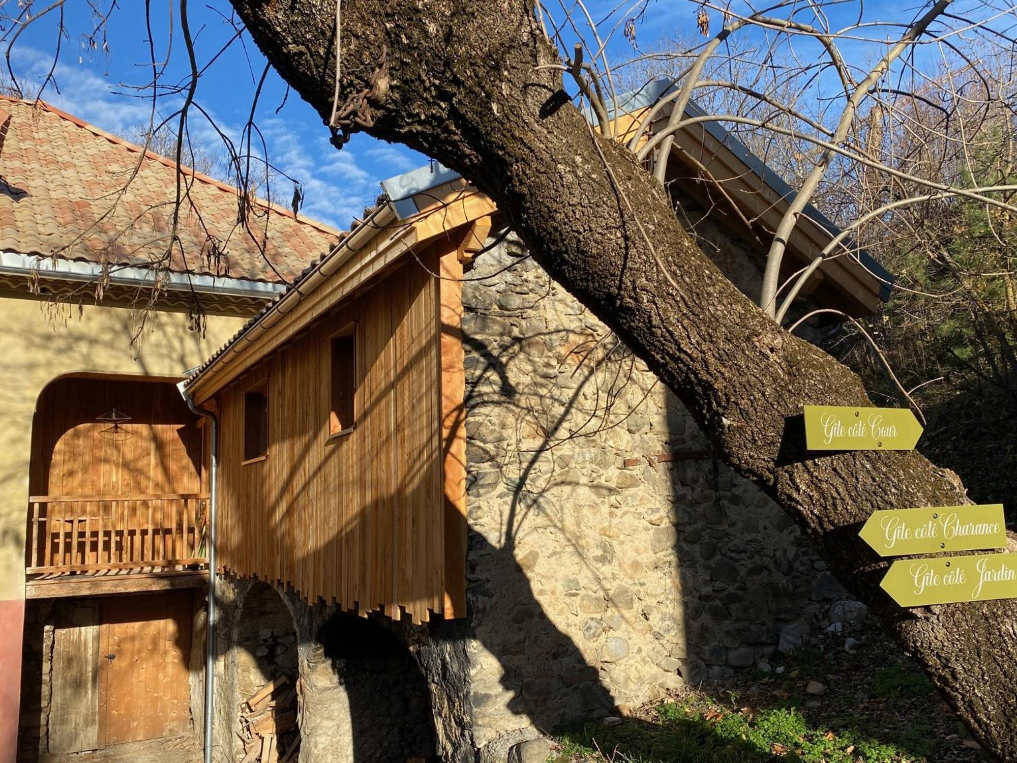 Les Cabanes Du Dauphine Et Gites A La Ferme Gap Camera foto